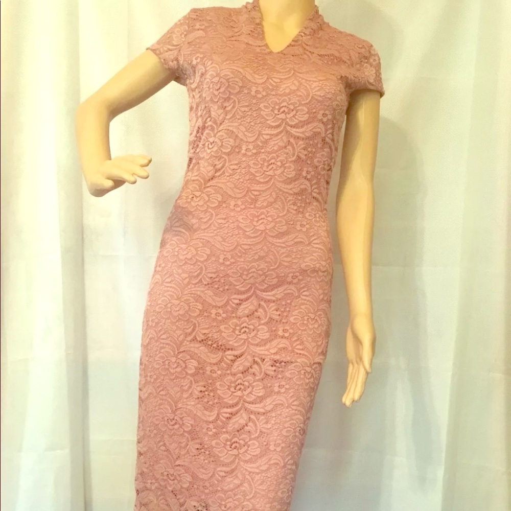 Joe & Elle Pink Champagne Lace V Neck Dress